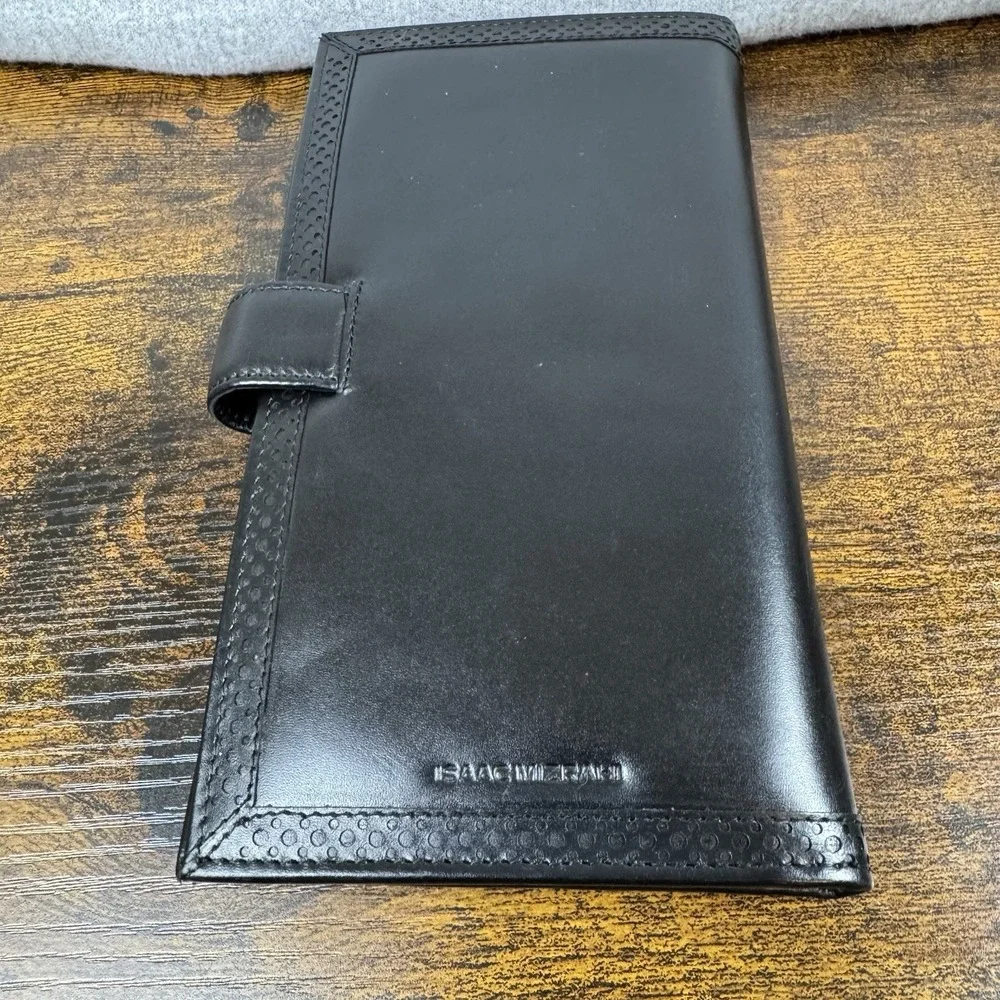Isaac Mizrahi Passport Wallet Multiple‎ Slip Pockets Black Snap Closure